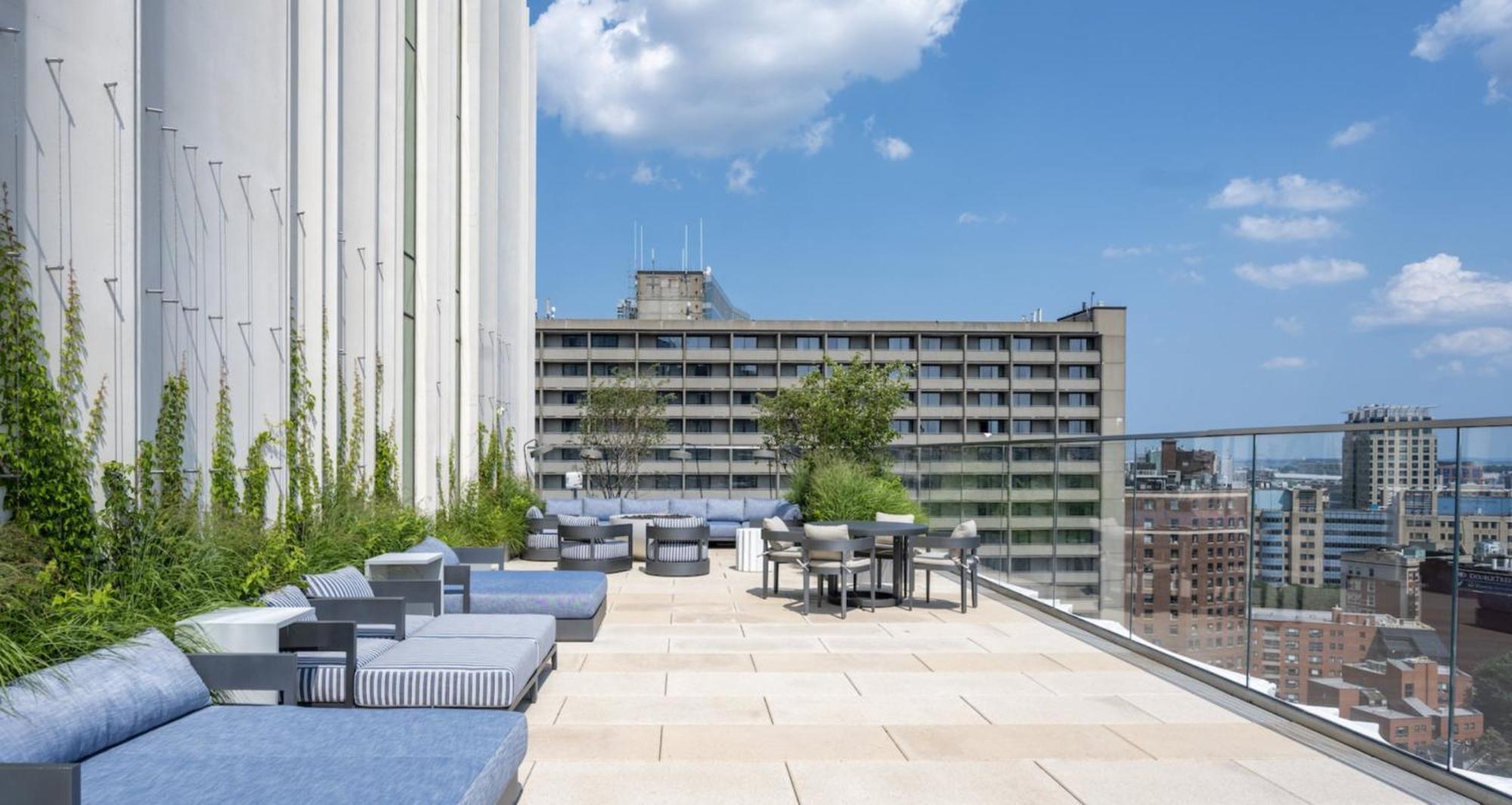 Apartment Luxury 2br Backbay Common T-station Roof Lounge Gym *