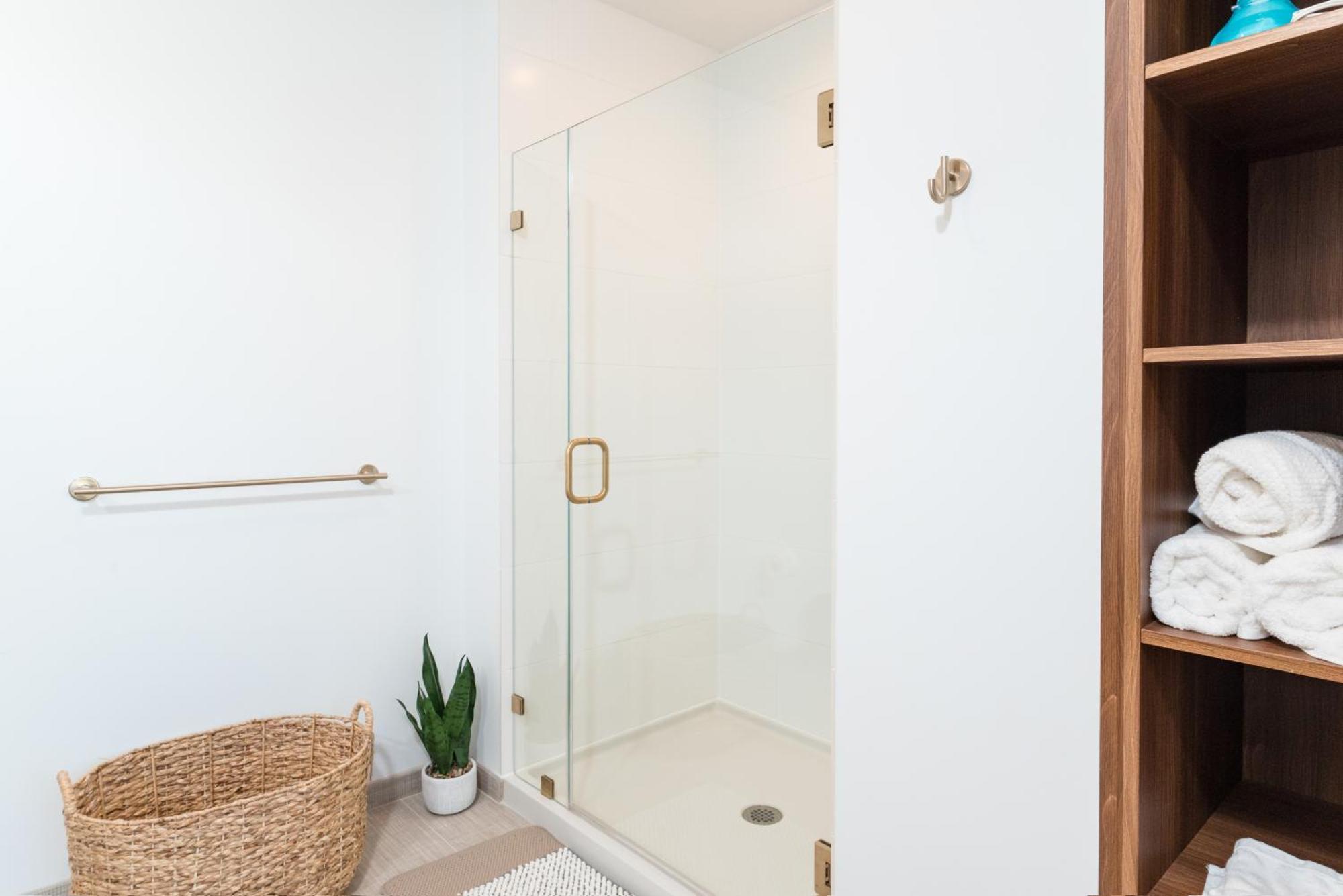 Luxury 2br Backbay Common T-station Roof Lounge Gym Apartment *