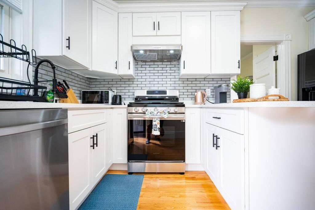 14a-elegant, Newly Renovated In * Boston