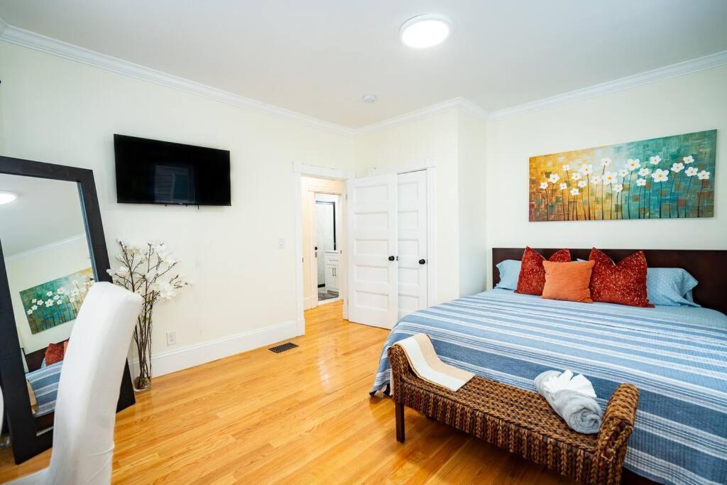 14a-elegant, Newly Renovated In * Boston