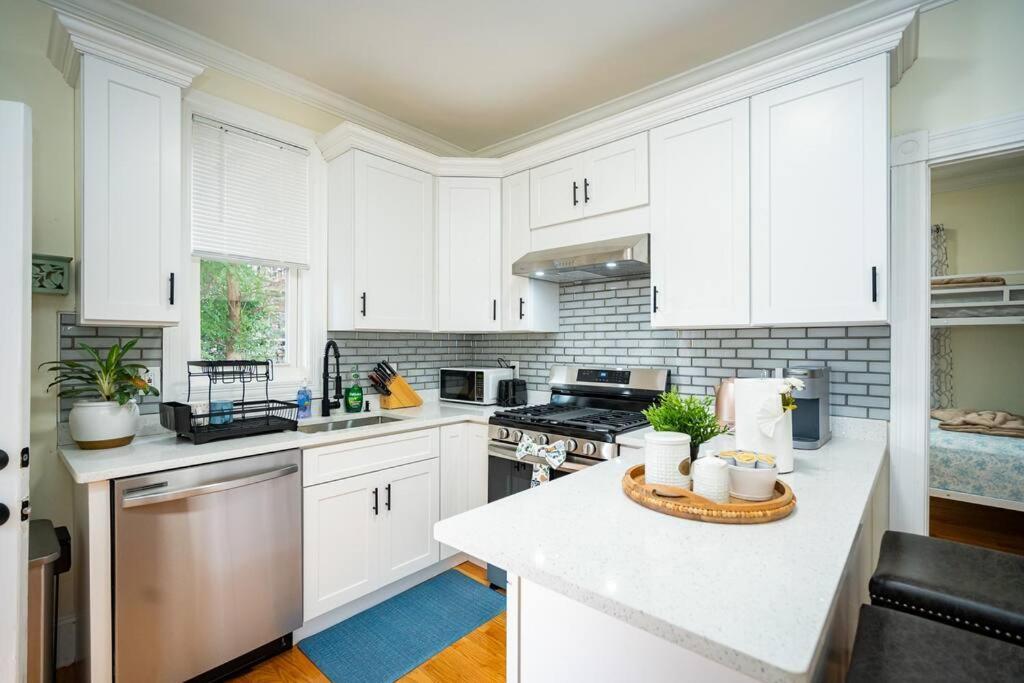 Apartment 14a-elegant, Newly Renovated In *