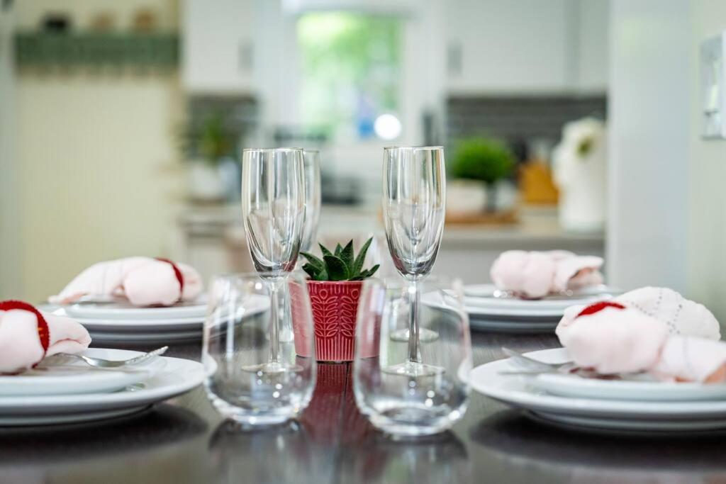 Apartment 14a-elegant, Newly Renovated In *