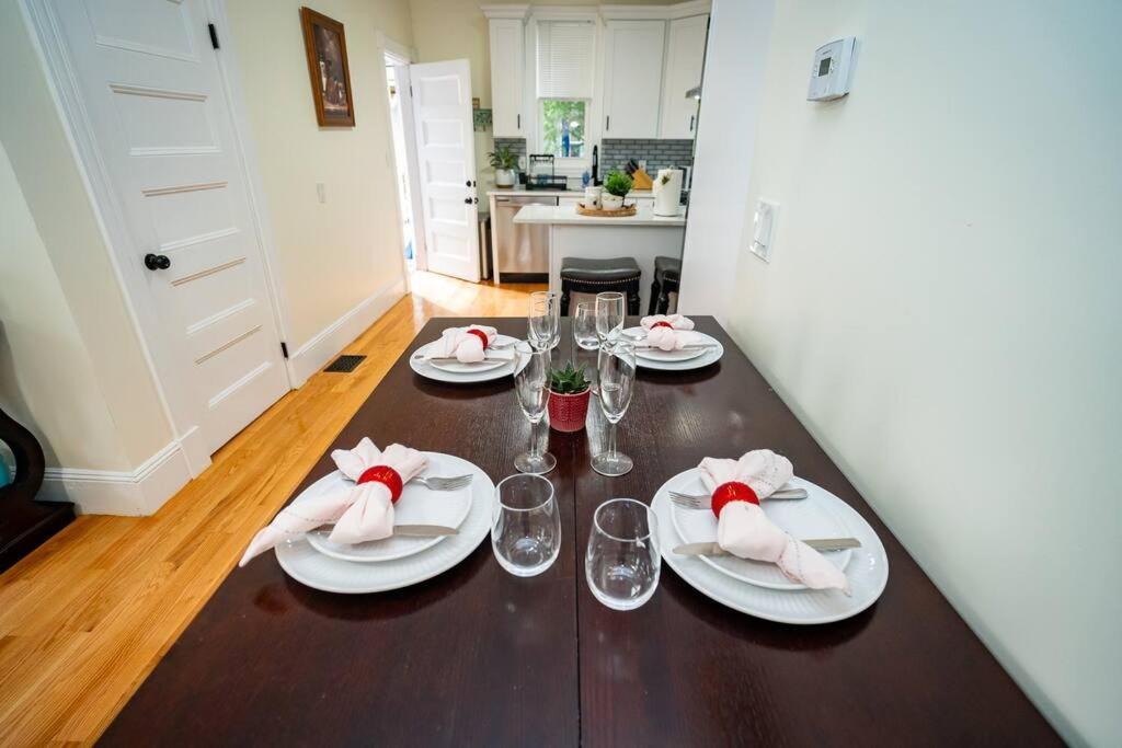 14a-elegant, Newly Renovated In Apartment