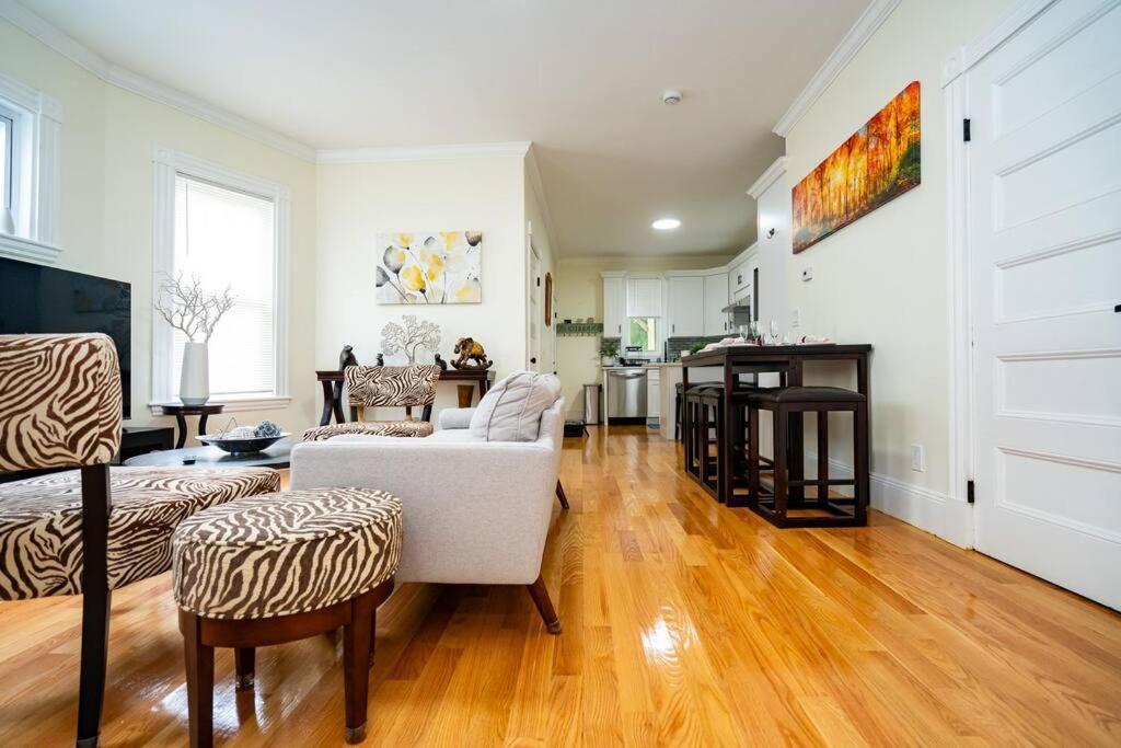 14a-elegant, Newly Renovated In *