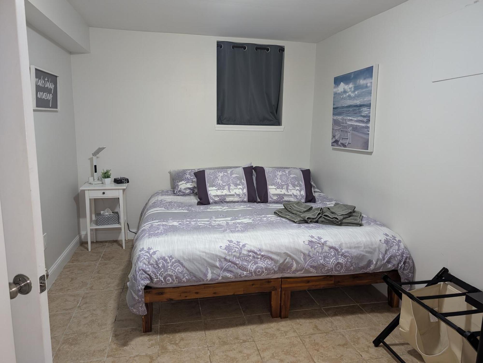 Brighton Sleeps 3 - Steps To Bus Line Apartment Boston