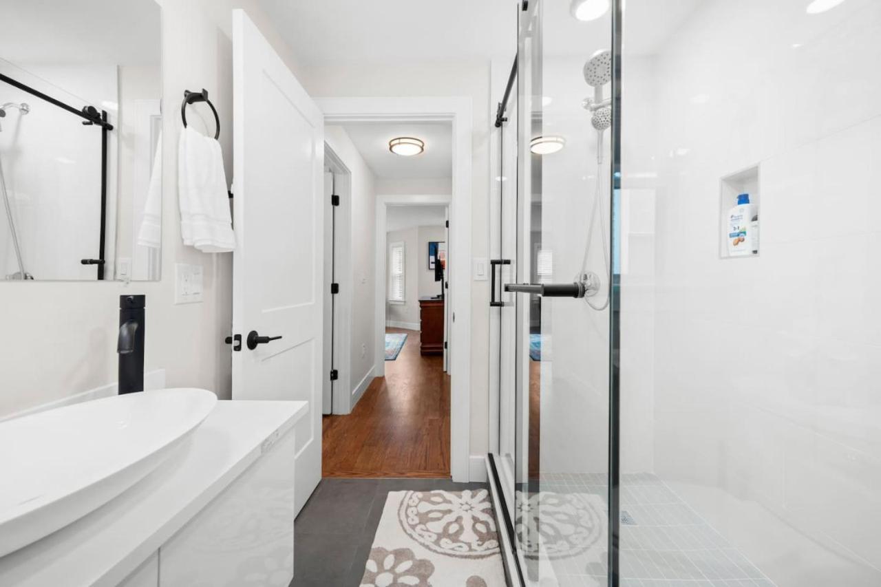 Holiday home Luxe 3bd 2ba Close To Downtown W Free Parking Boston