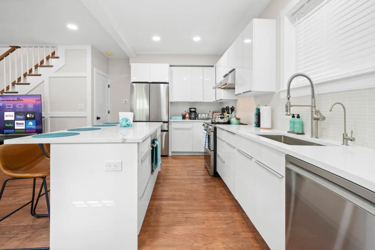 Holiday home Luxe 3bd 2ba Close To Downtown W Free Parking Boston