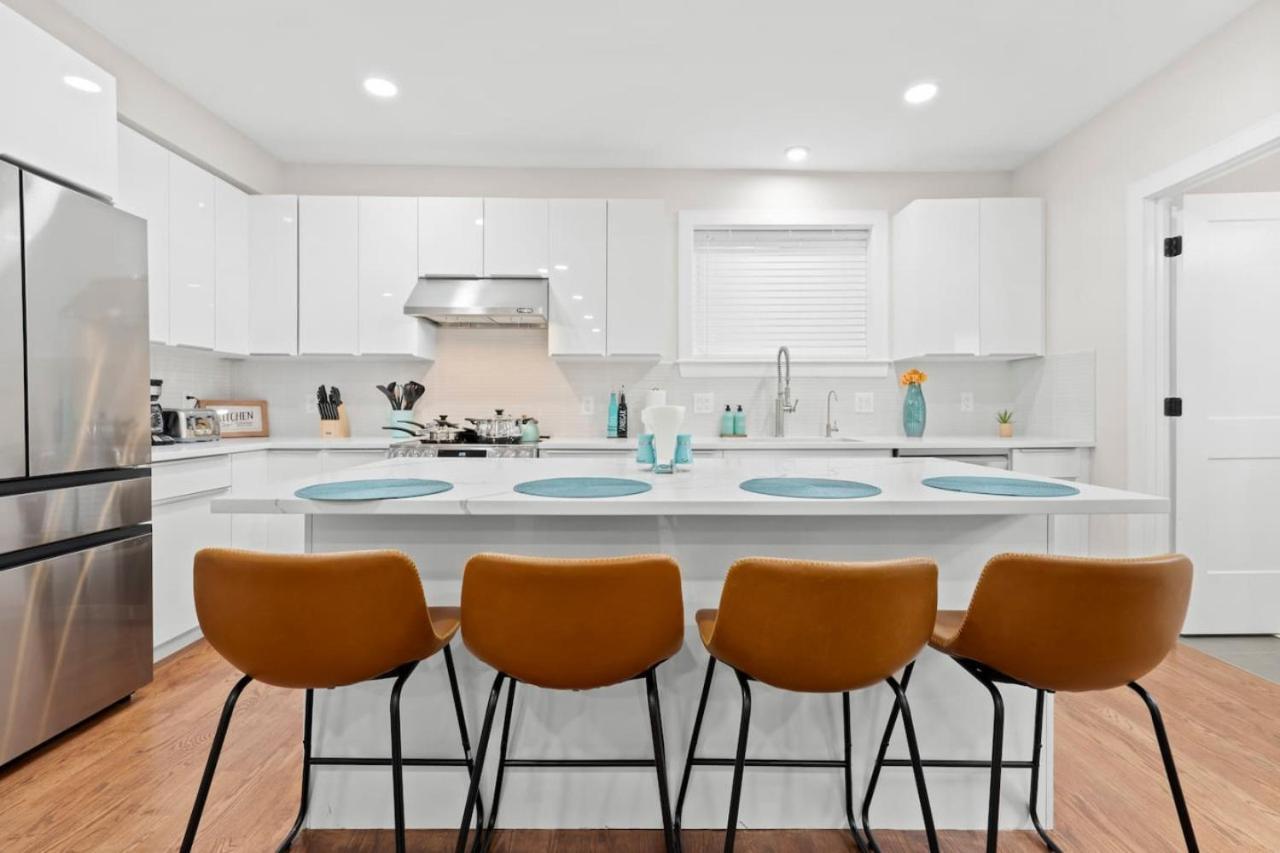 Luxe 3bd 2ba Close To Downtown W Free Parking Holiday home Boston