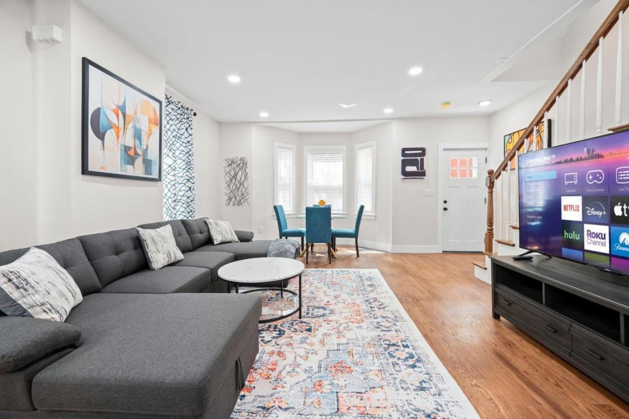 Luxe 3bd 2ba Close To Downtown W Free Parking Holiday home