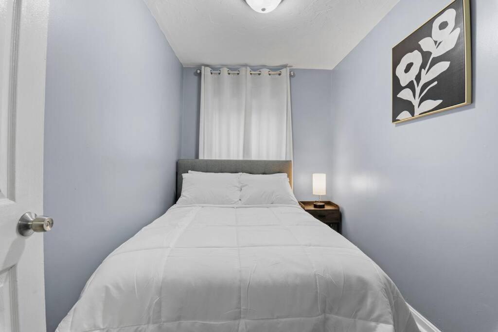 Luxe And Spacious 3bd 2ba W Free Parking Apartment