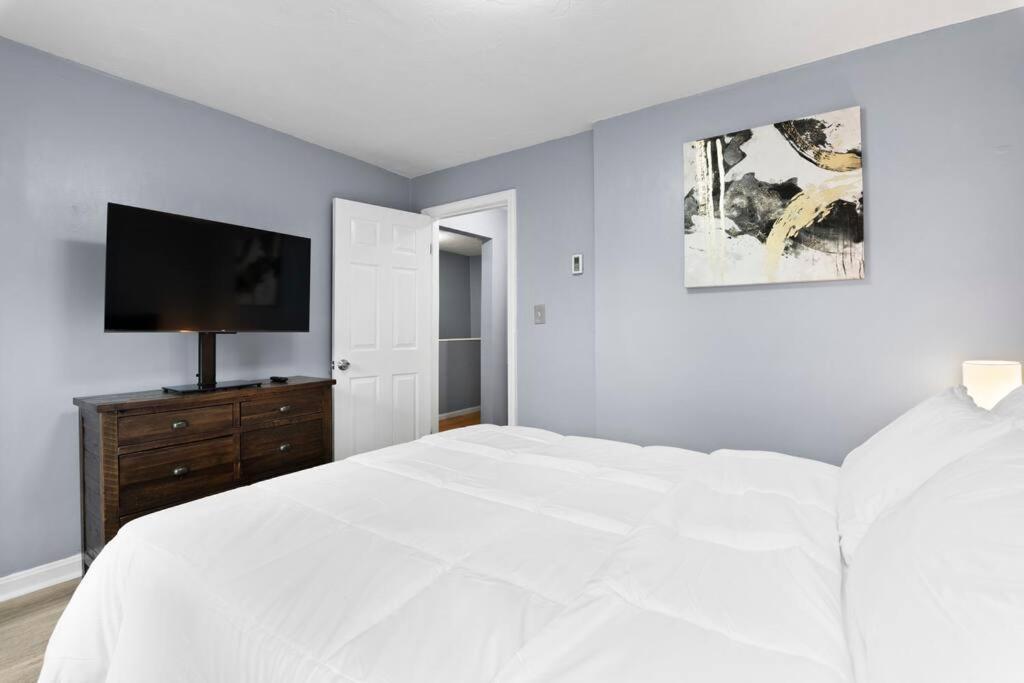 Apartment Luxe And Spacious 3bd 2ba W Free Parking *