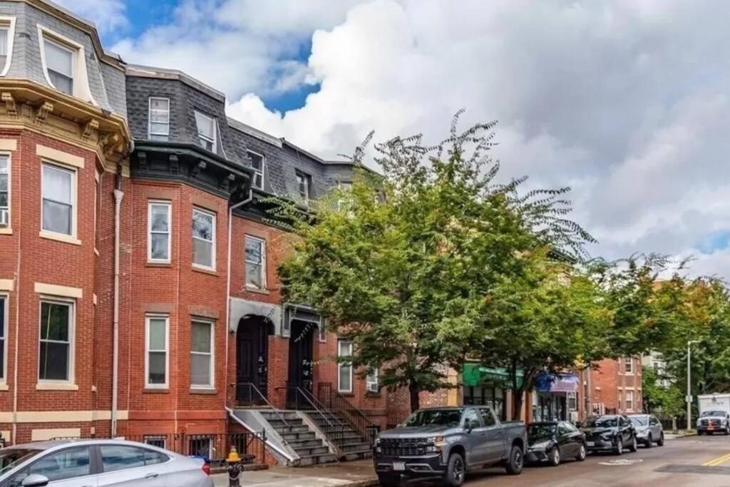 Luxe And Spacious 3bd 2ba W Free Parking Apartment *