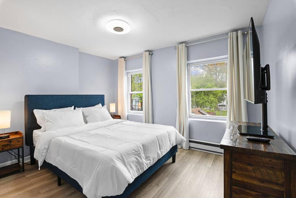 Luxe And Spacious 3bd 2ba W Free Parking Apartment *