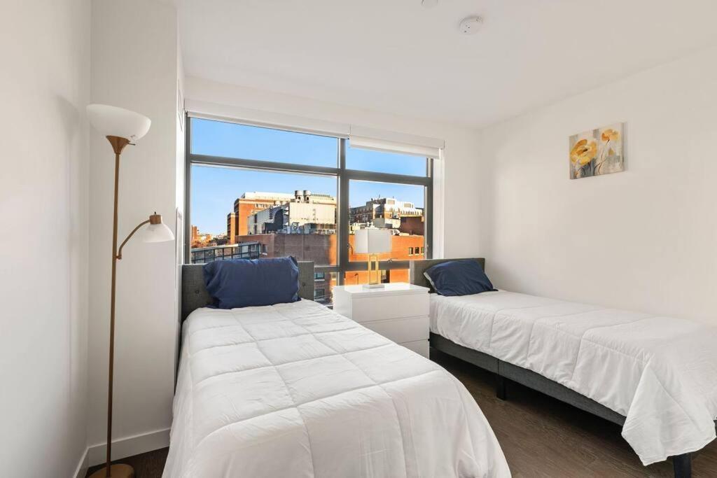 Spacious 2bed 2bath, King Bed, Steps Fenway Park Apartment