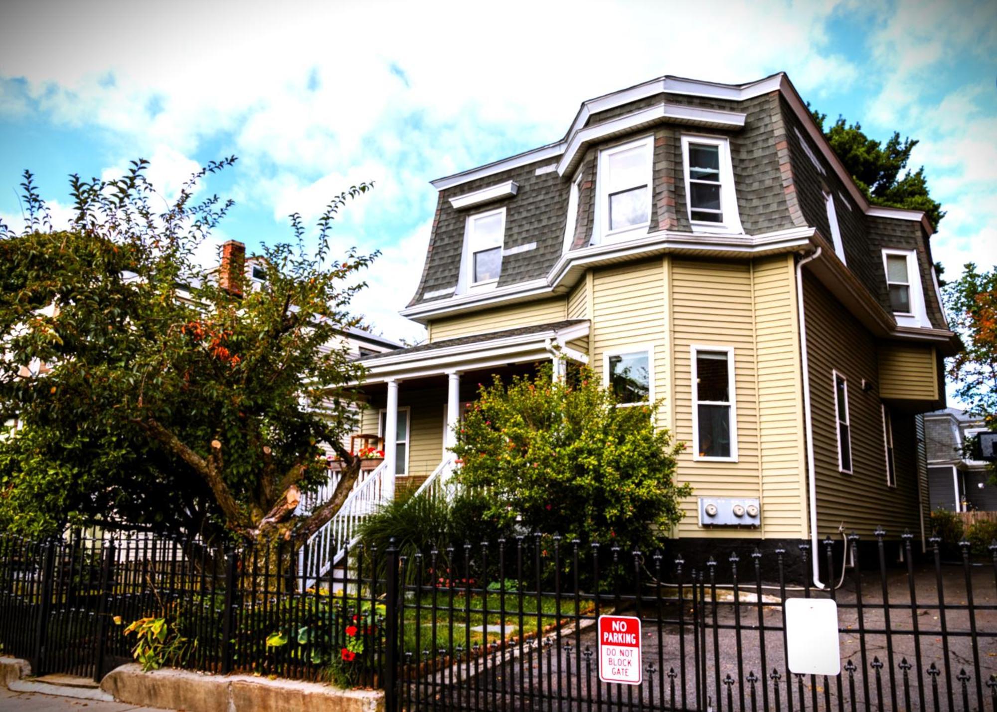 Apartment 2 Bedroom In Jamaica Plain With Parking *