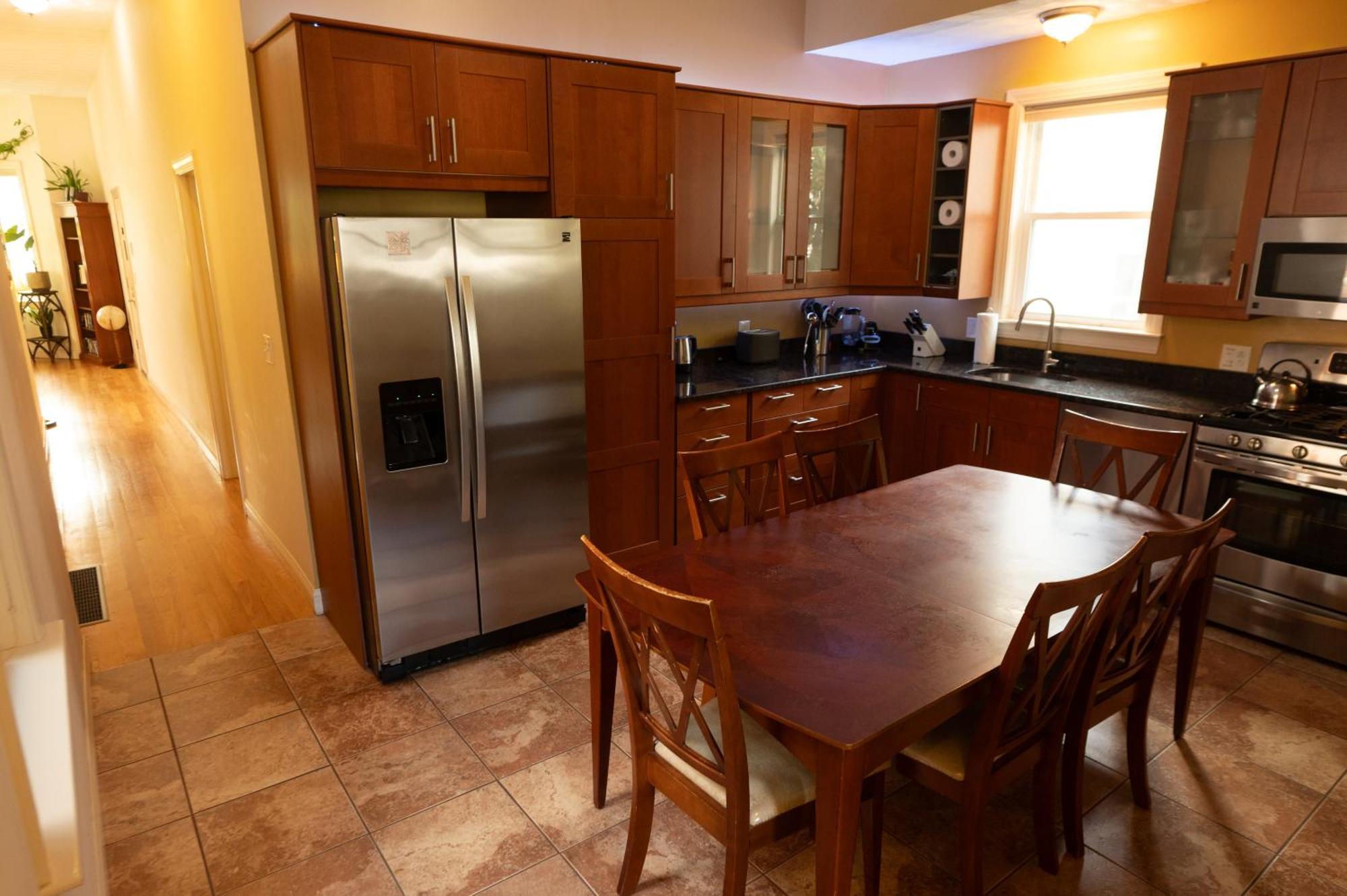 2 Bedroom In Jamaica Plain With Parking *