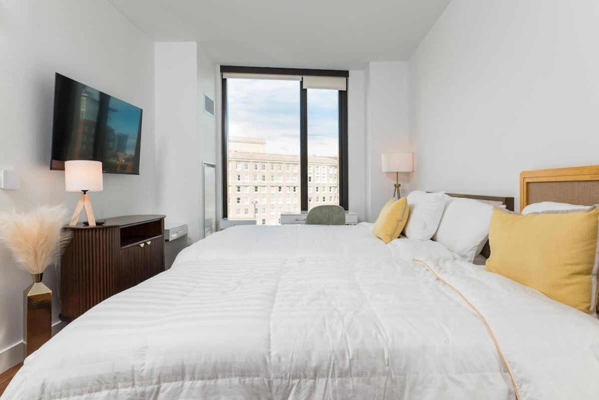 Back-bay 2br W Roof Gym Parking Boston
