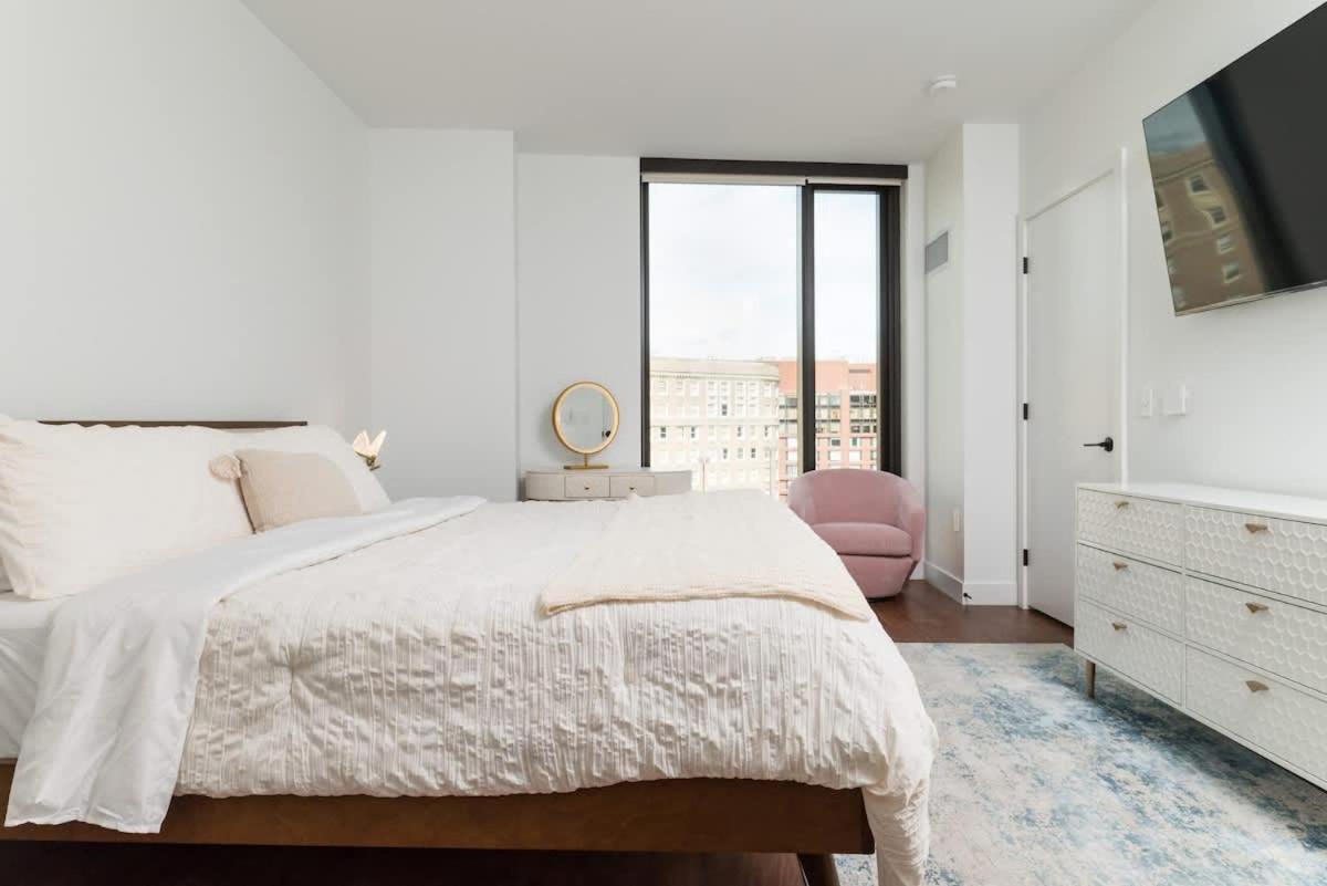 Apartment Back-bay 2br W Roof Gym Parking