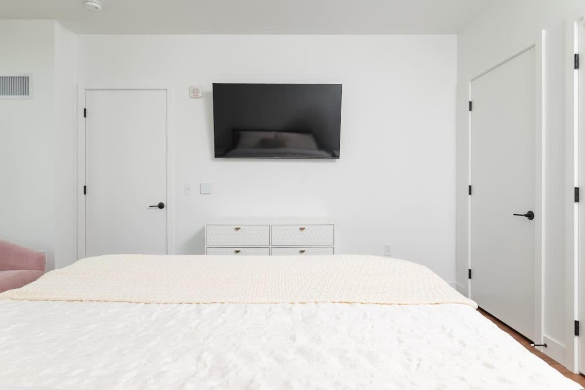 Back-bay 2br W Roof Gym Parking *