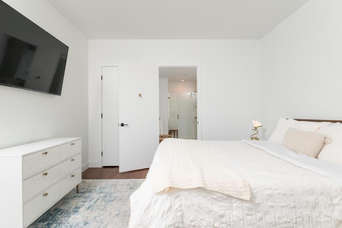 Back-bay 2br W Roof Gym Parking * Boston