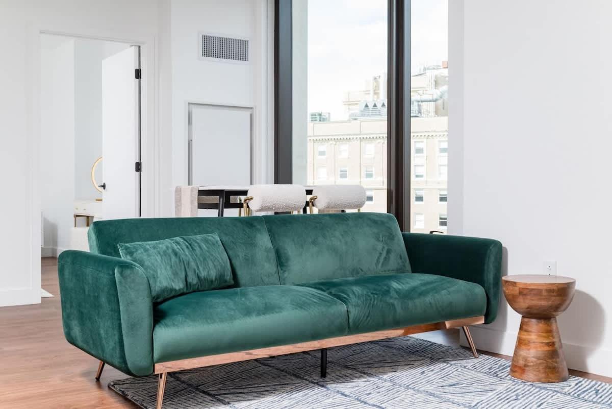 Back-bay 2br W Roof Gym Parking Apartment *