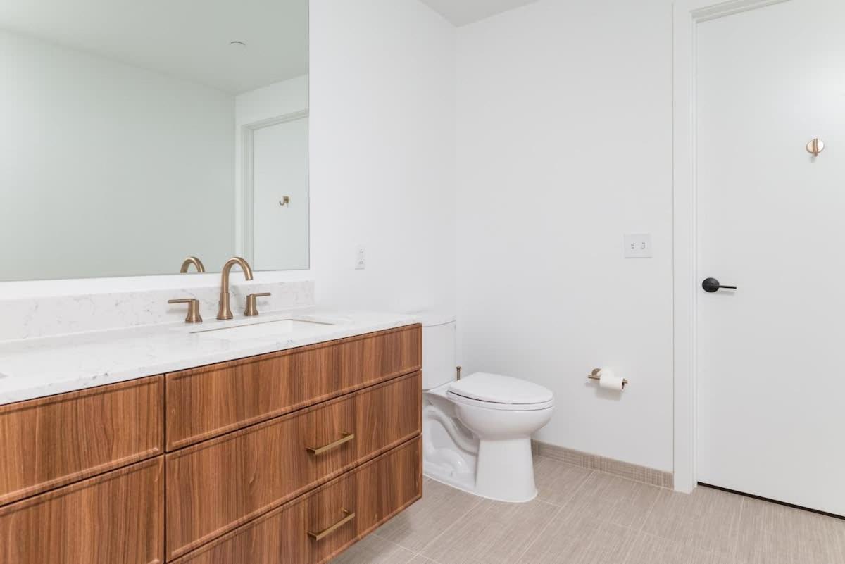 Apartment Back-bay 2br W Roof Gym Parking