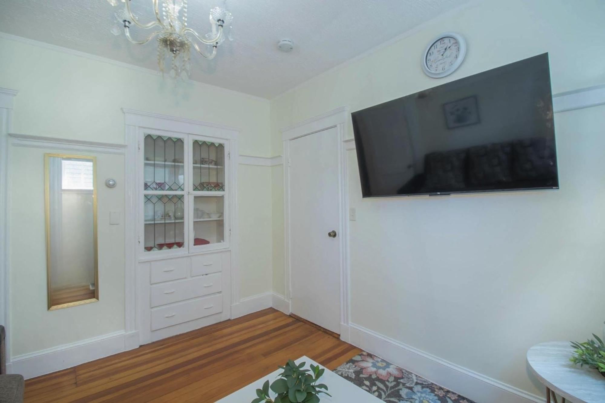 Apartamento Queen Stands For Regina Boston