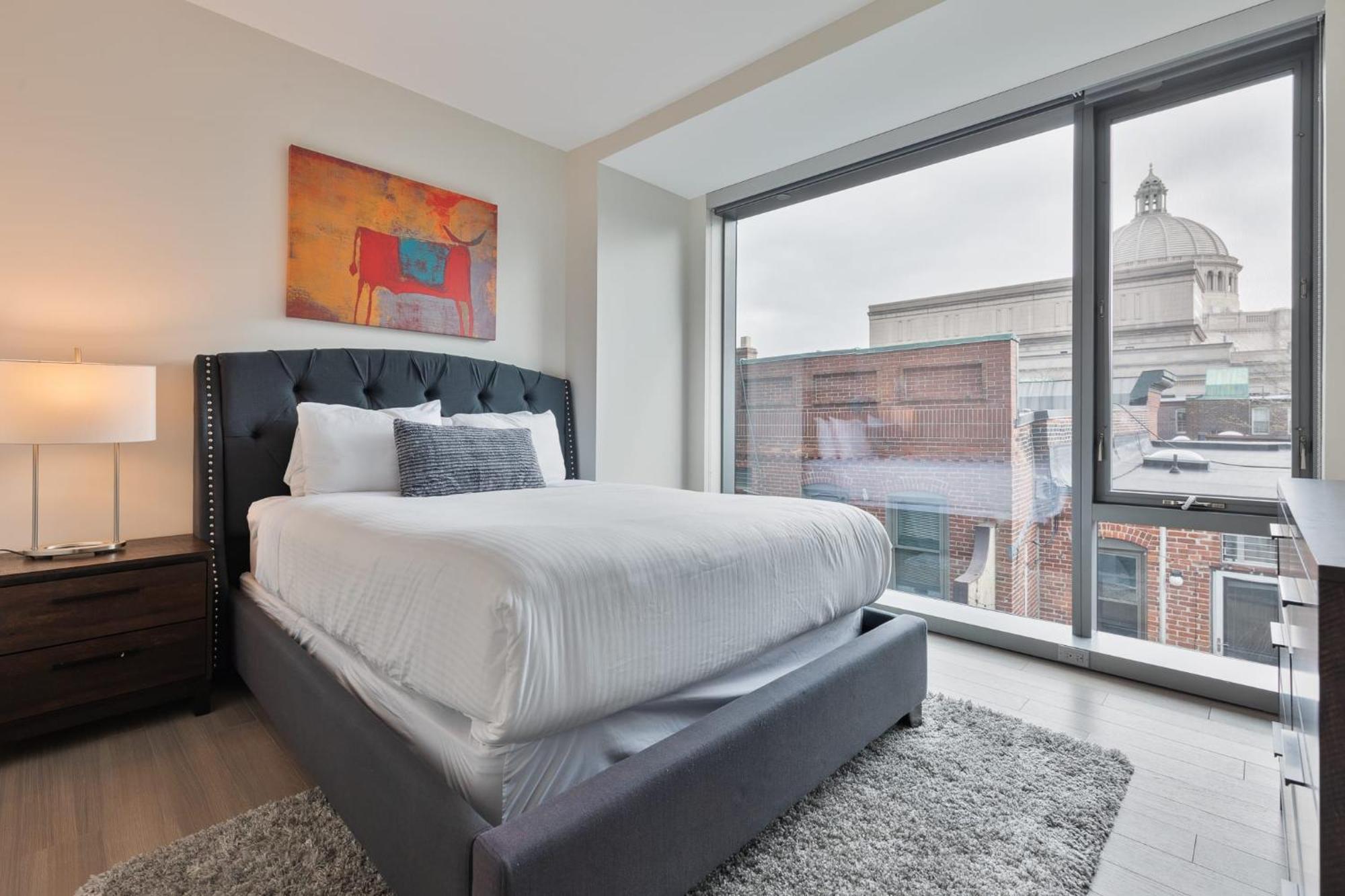 Modern Back Bay - 30-305 *