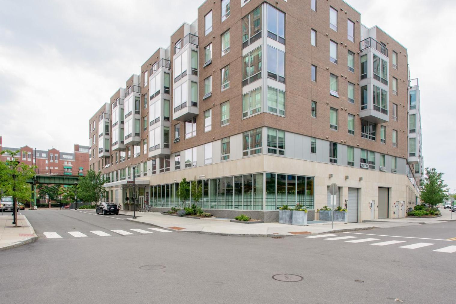 E Cambridge 2br W Gym Wd Nr Lechmere T Bos-634 * Boston