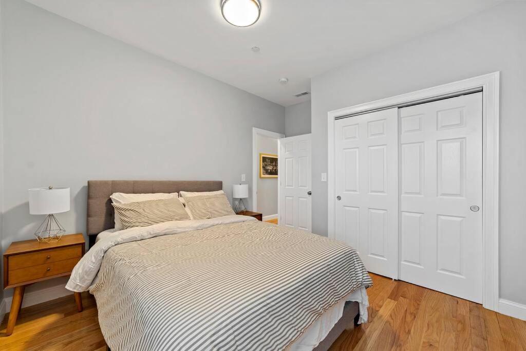 Modern Luxury Steps From Zoo & Golf Course Apartment Boston