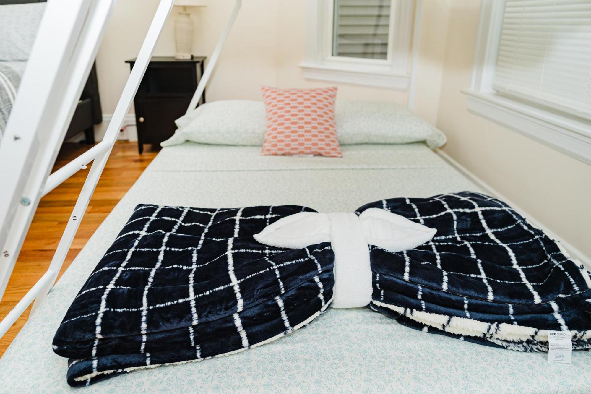 Apartment 76 Carruth - 4br Cozy And Lovely
