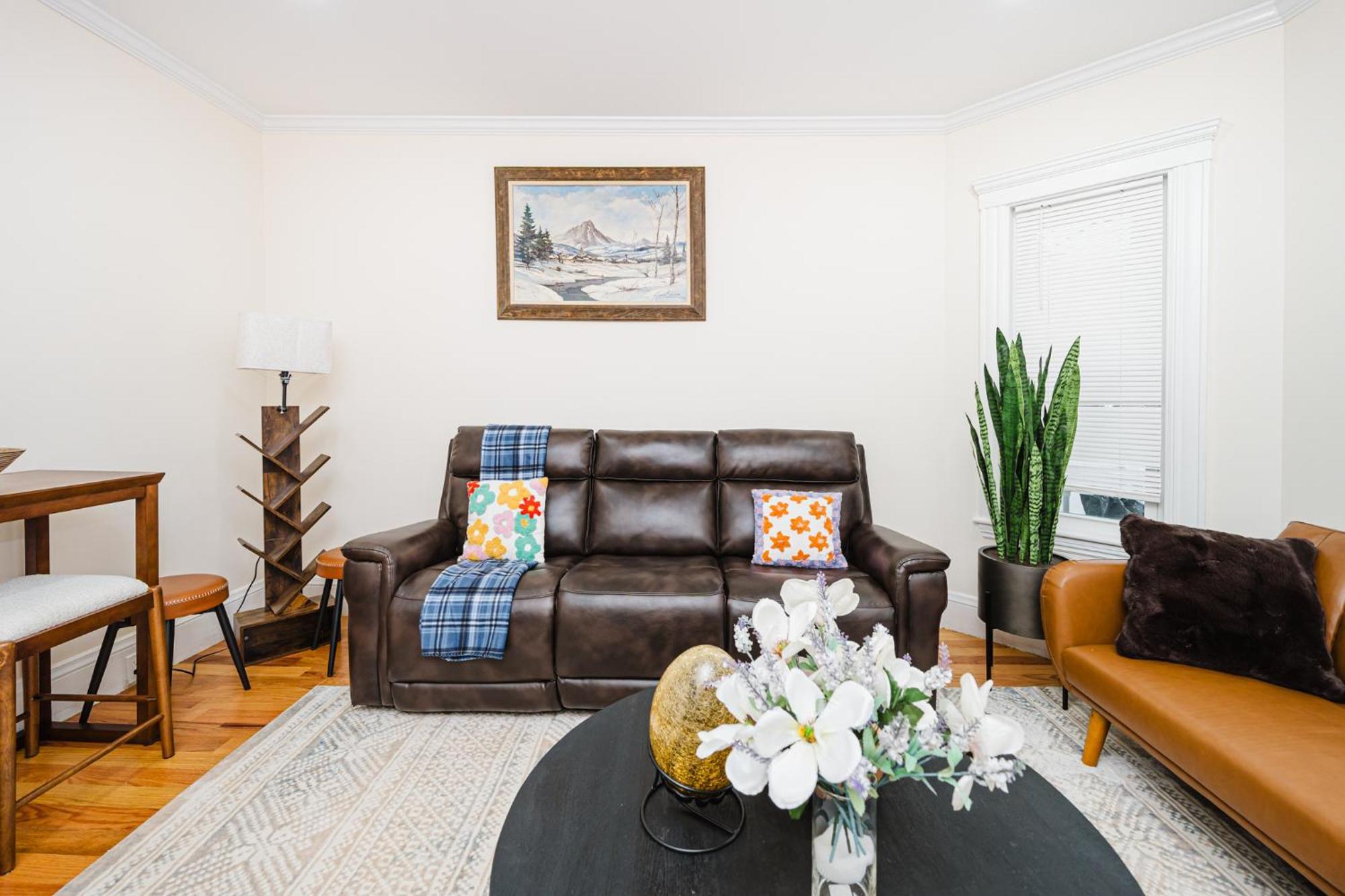 76 Carruth - 4br Cozy And Lovely Apartment