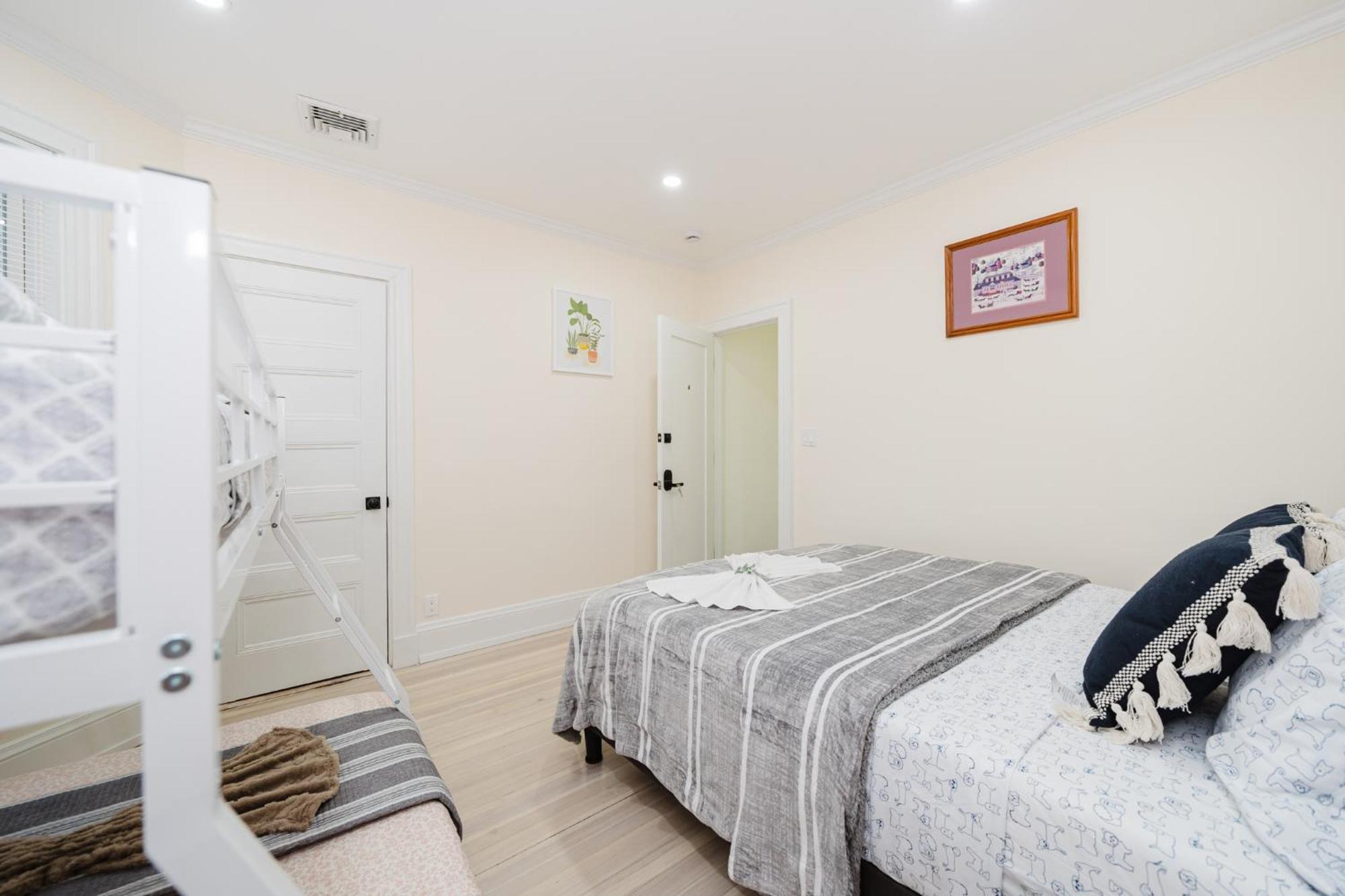 Apartment 76 Carruth - 4br Cozy And Lovely
