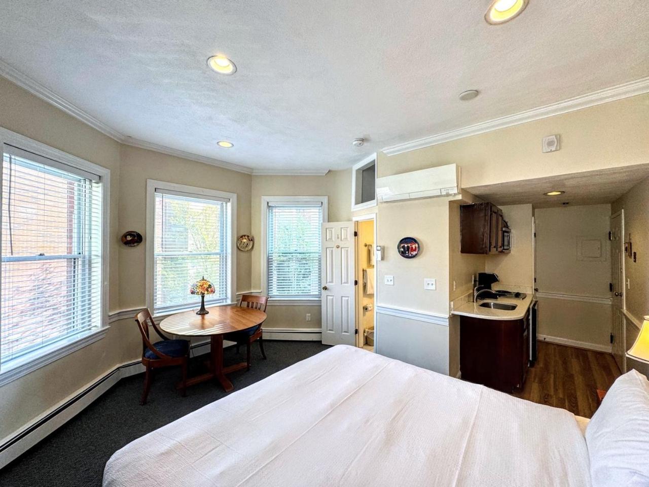 Inn Copley House