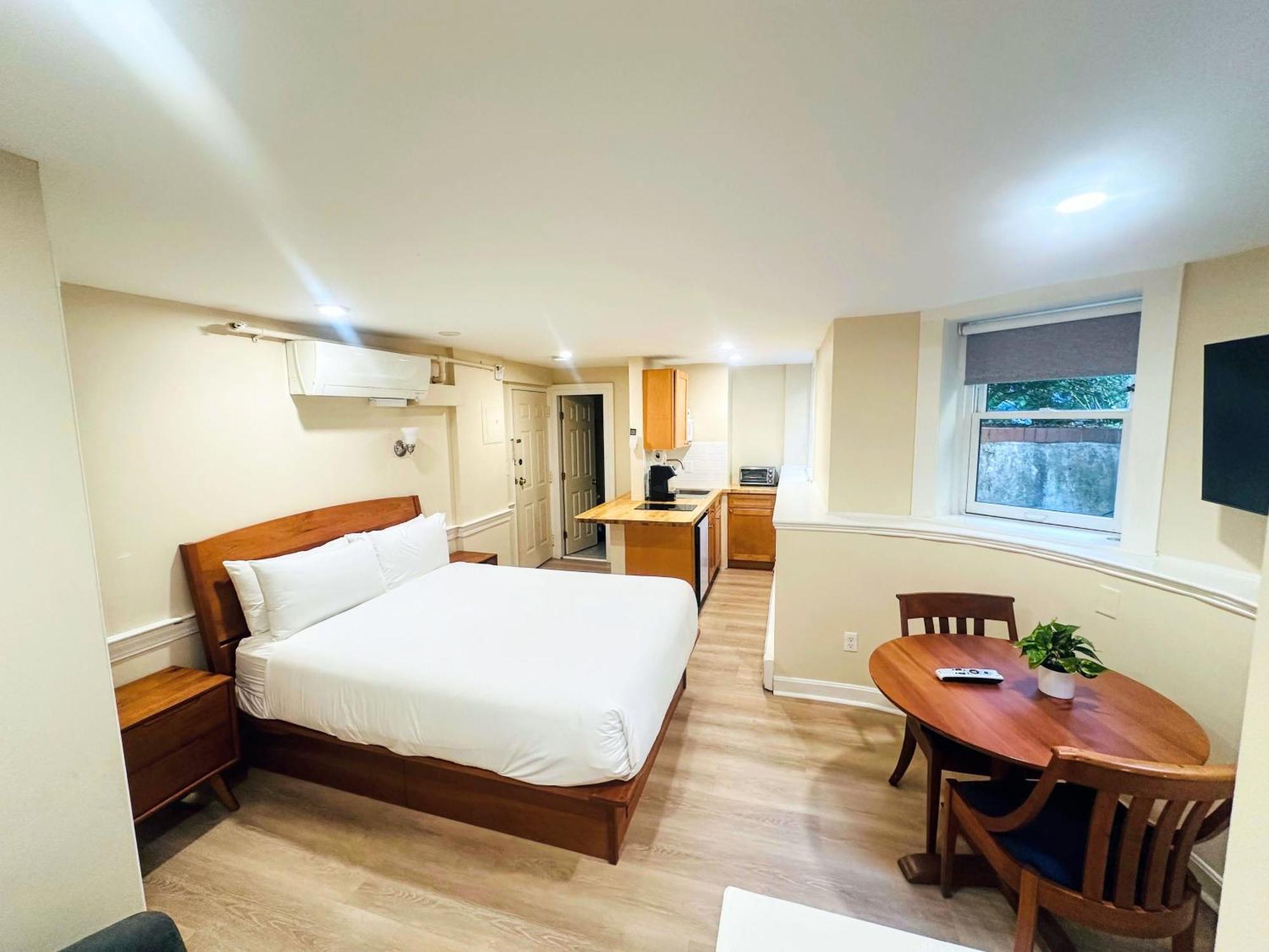 Inn Copley House 2*