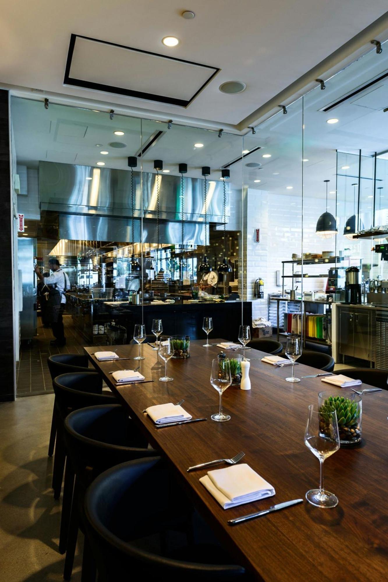 The Envoy Hotel, Autograph Collection Hotel 4*
