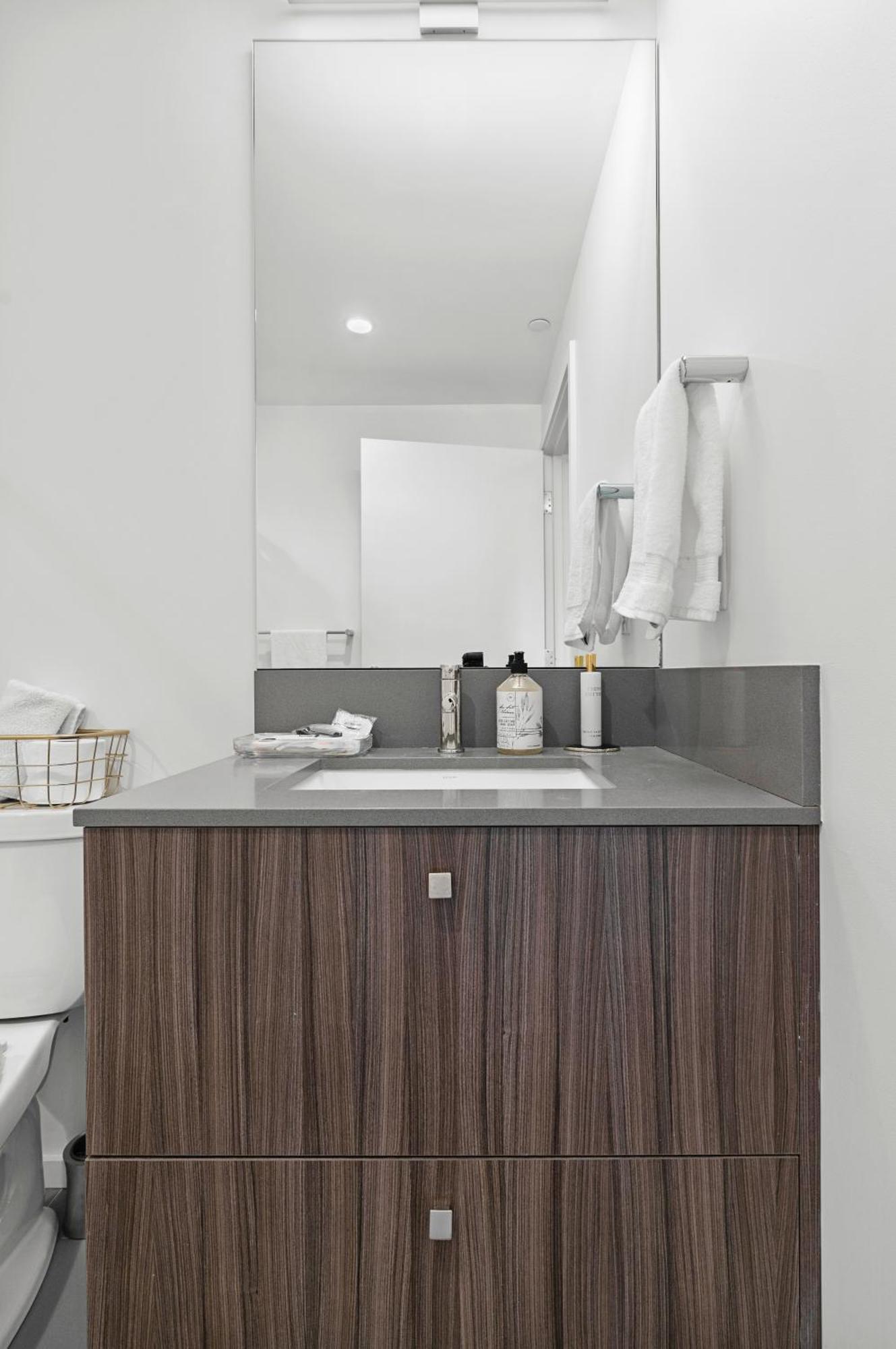 South End Luxury 2 Bedroom