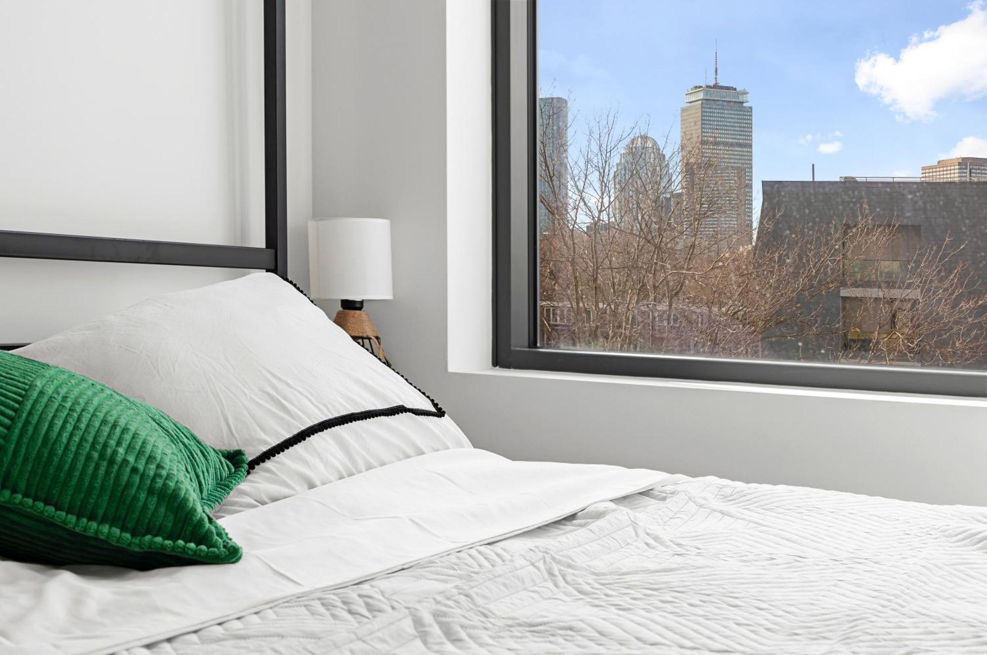 South End Luxury 2 Bedroom
