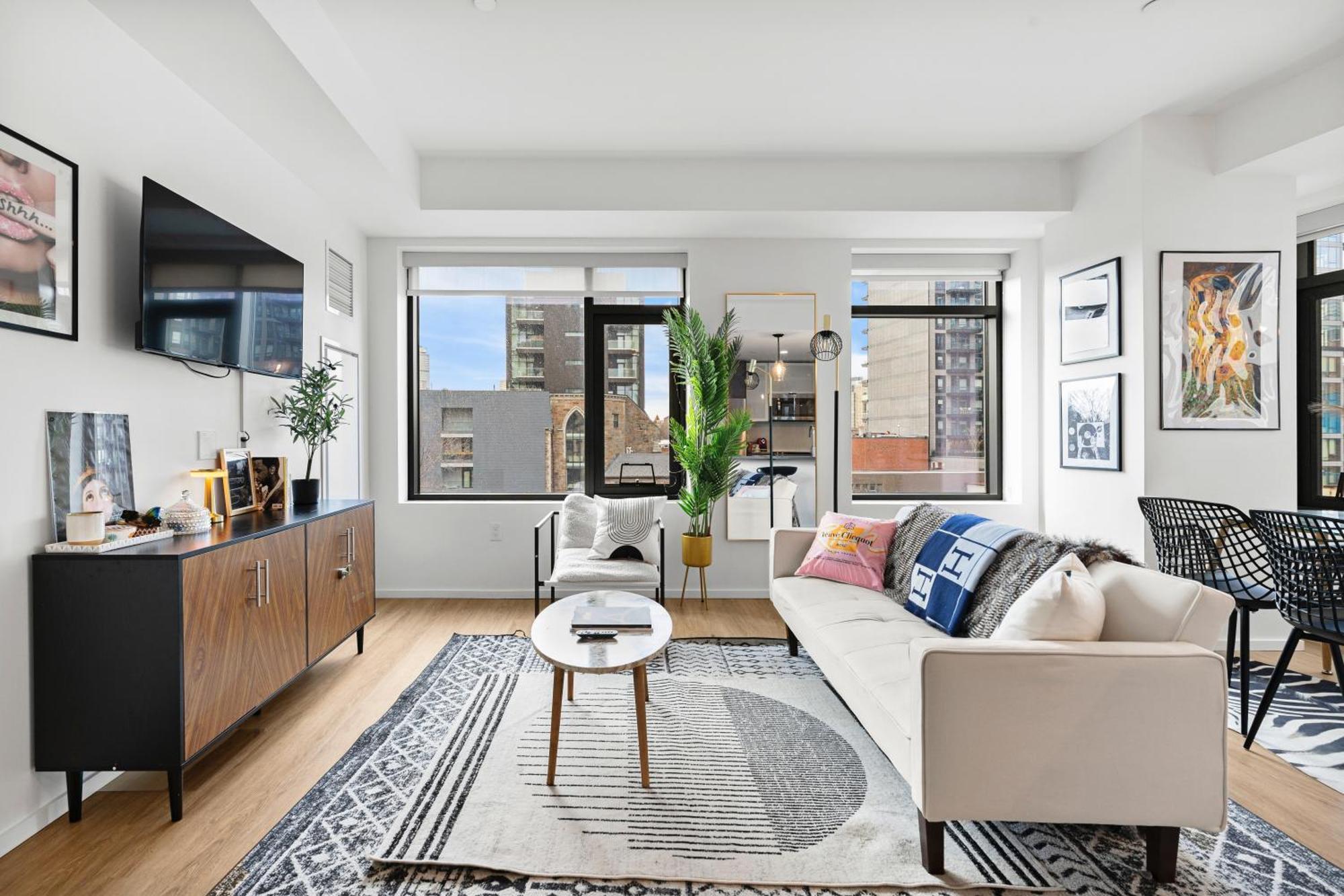 South End Luxury 2 Bedroom *
