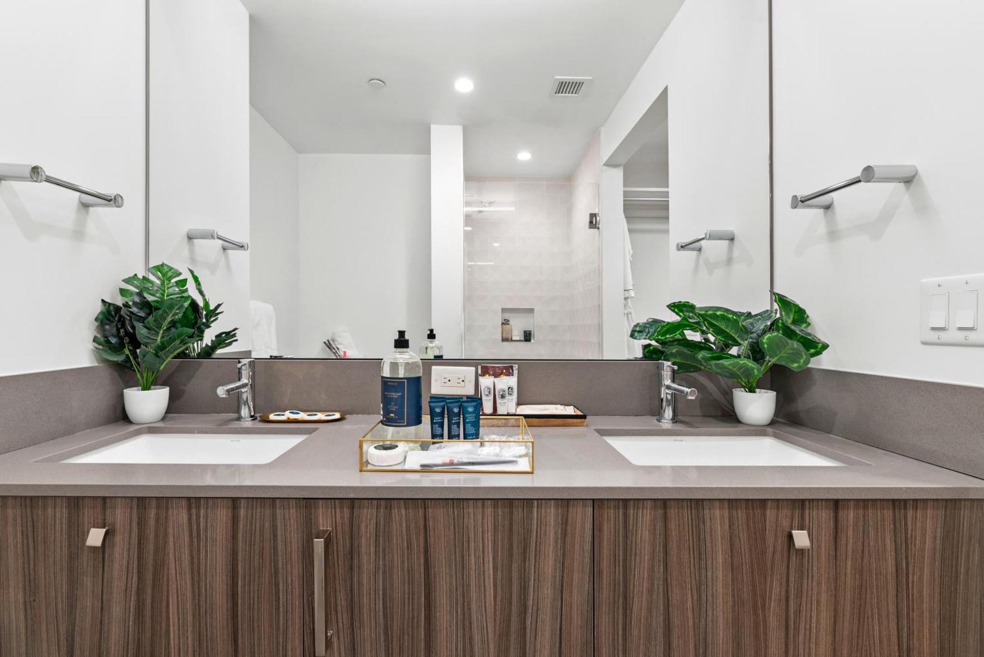 South End Luxury 2 Bedroom