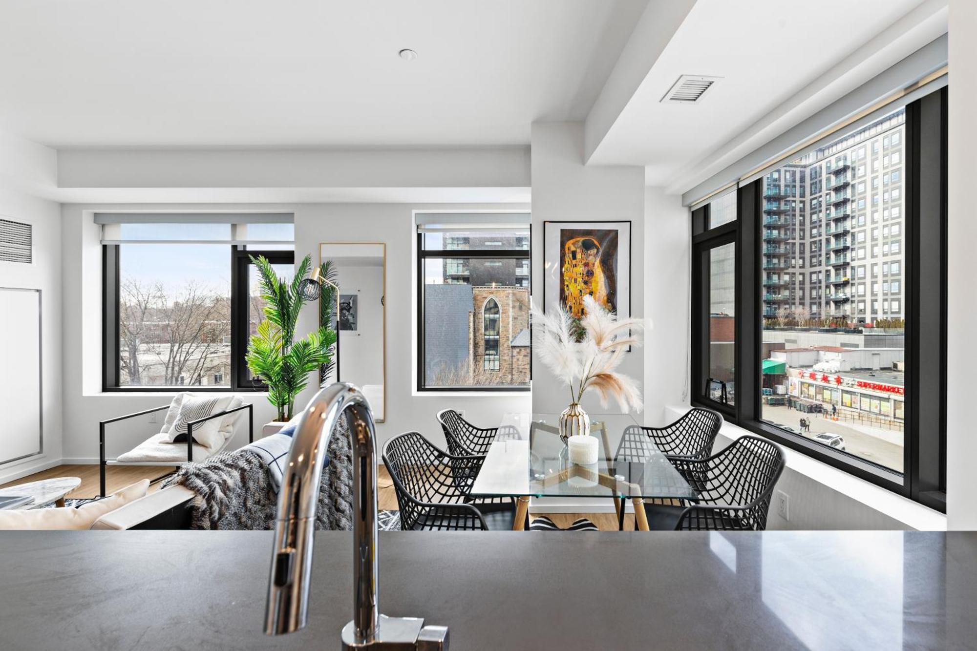 South End Luxury 2 Bedroom Apartment