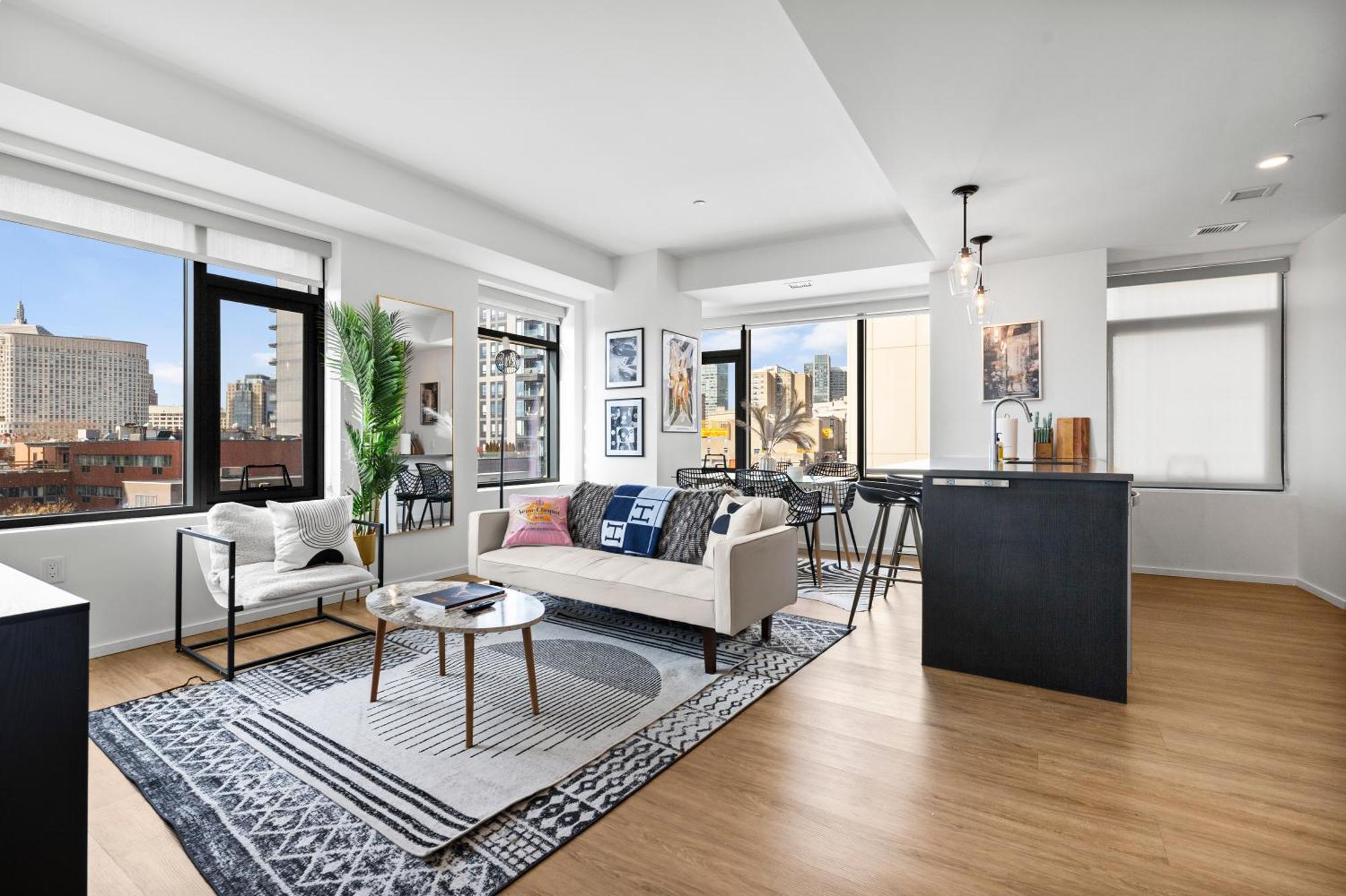 South End Luxury 2 Bedroom *