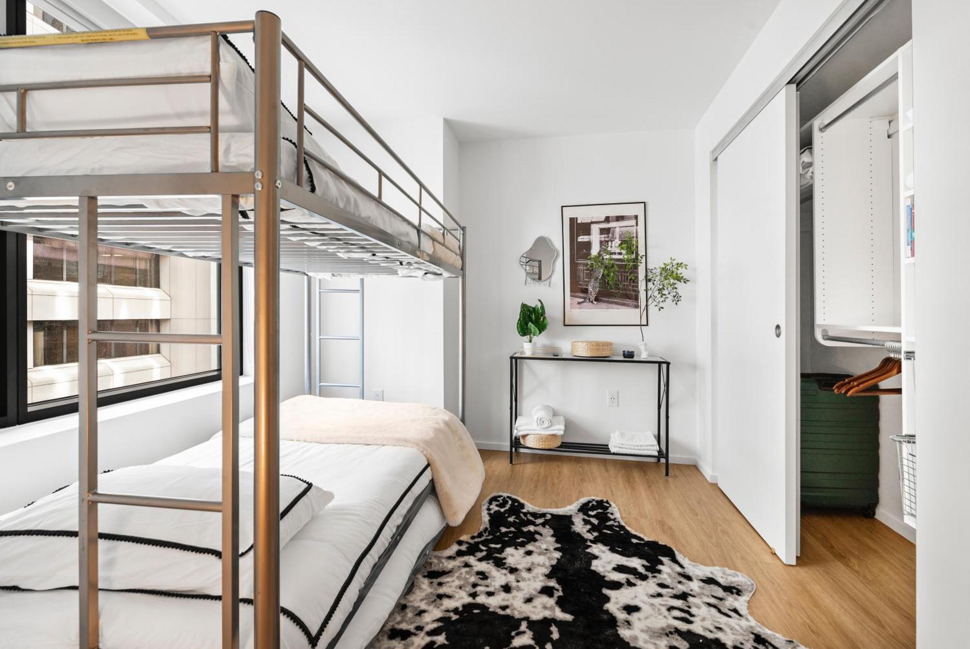 South End Luxury 2 Bedroom *