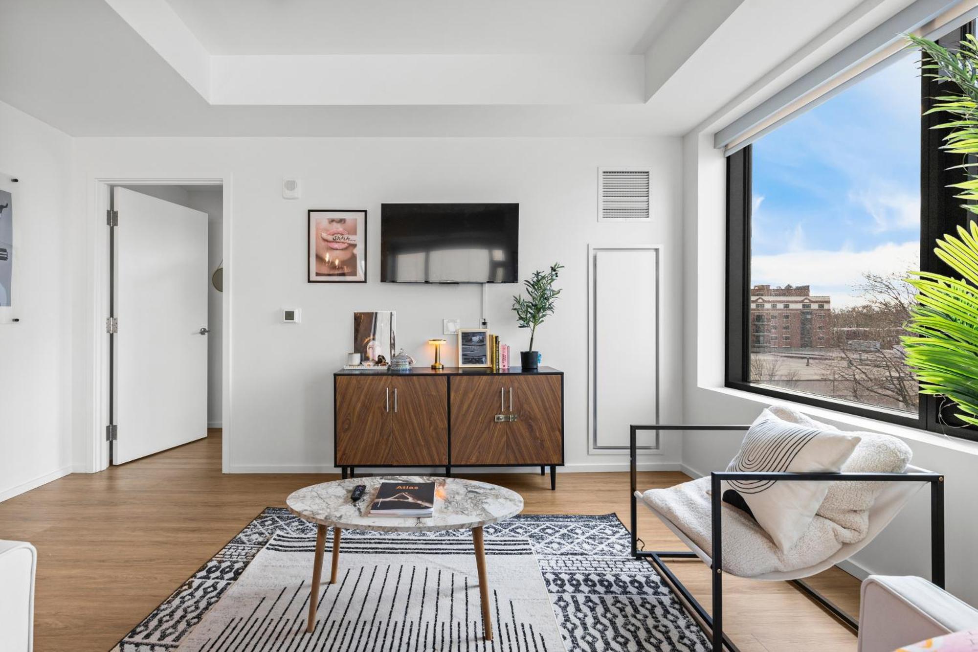 South End Luxury 2 Bedroom Apartment