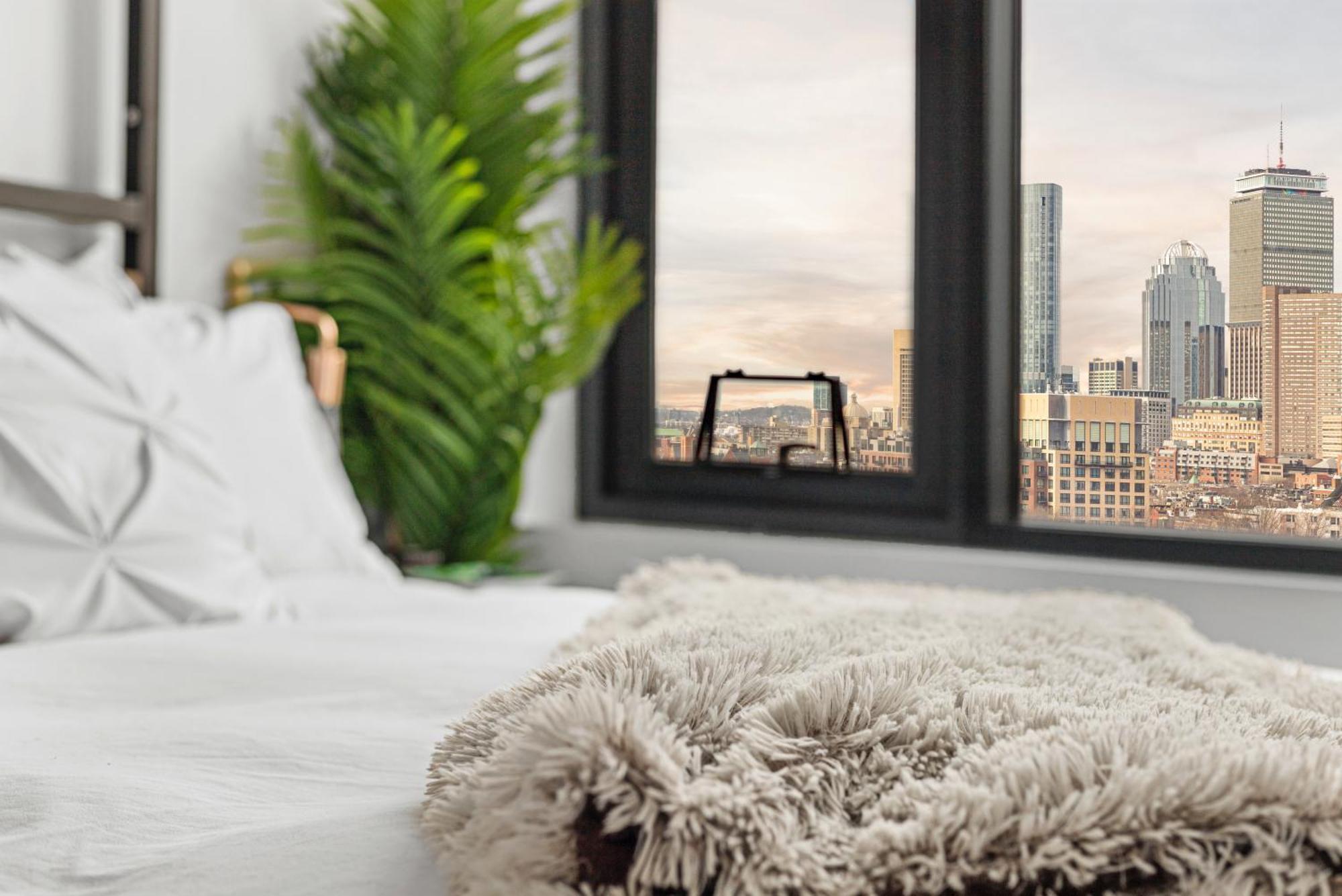 South End Luxury 2 Bedroom *