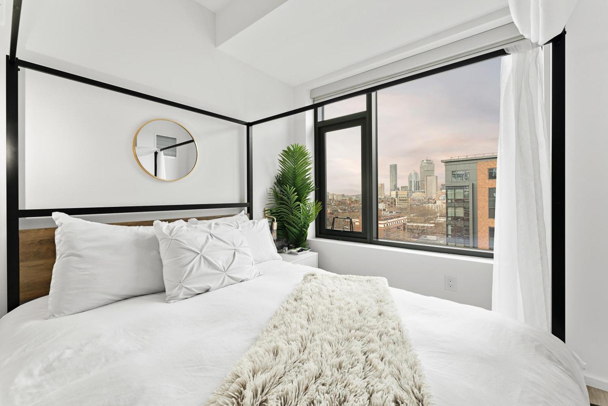 South End Luxury 2 Bedroom Apartment *
