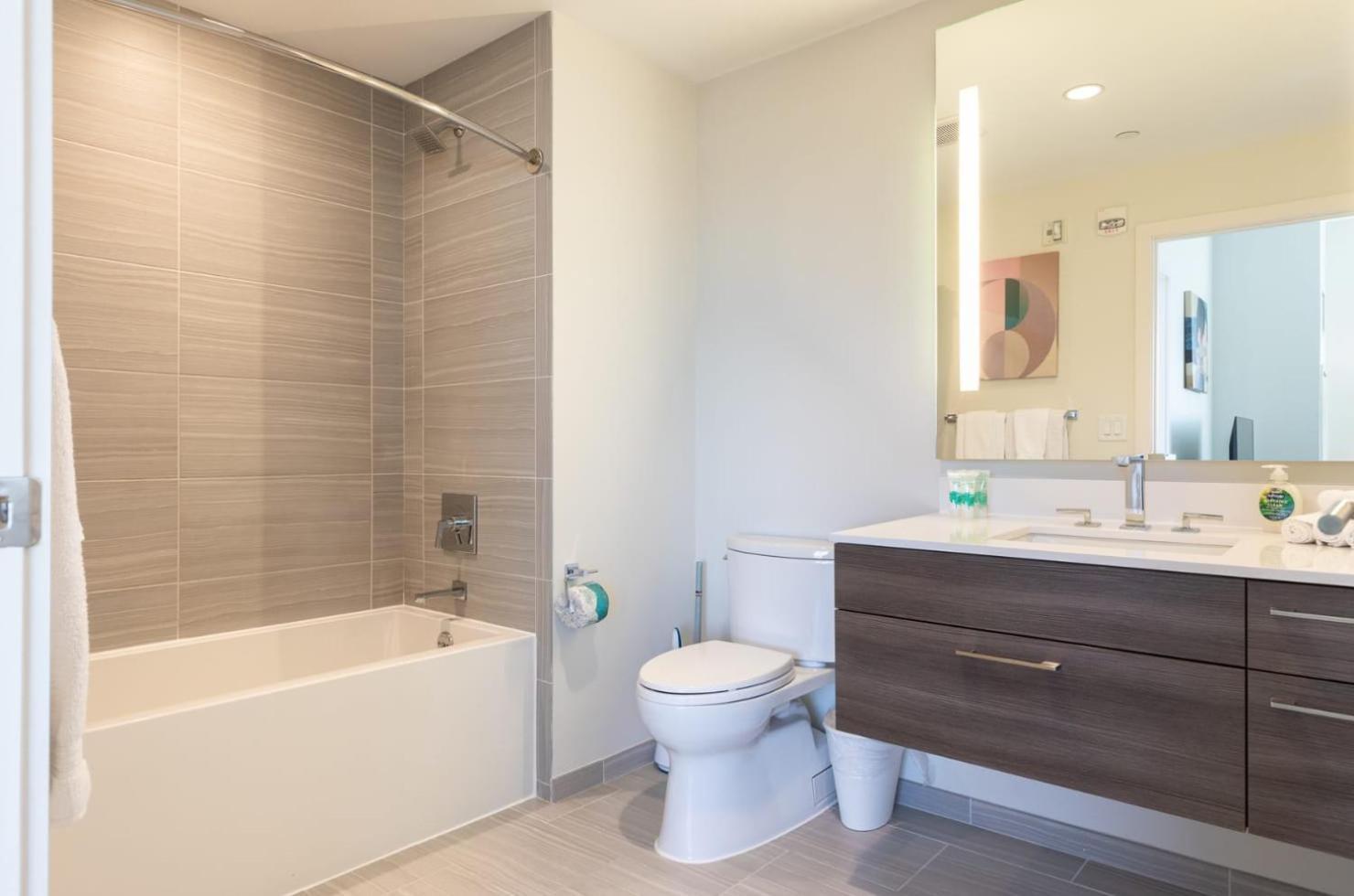 Luxury Near Prudential Center - 30-804
