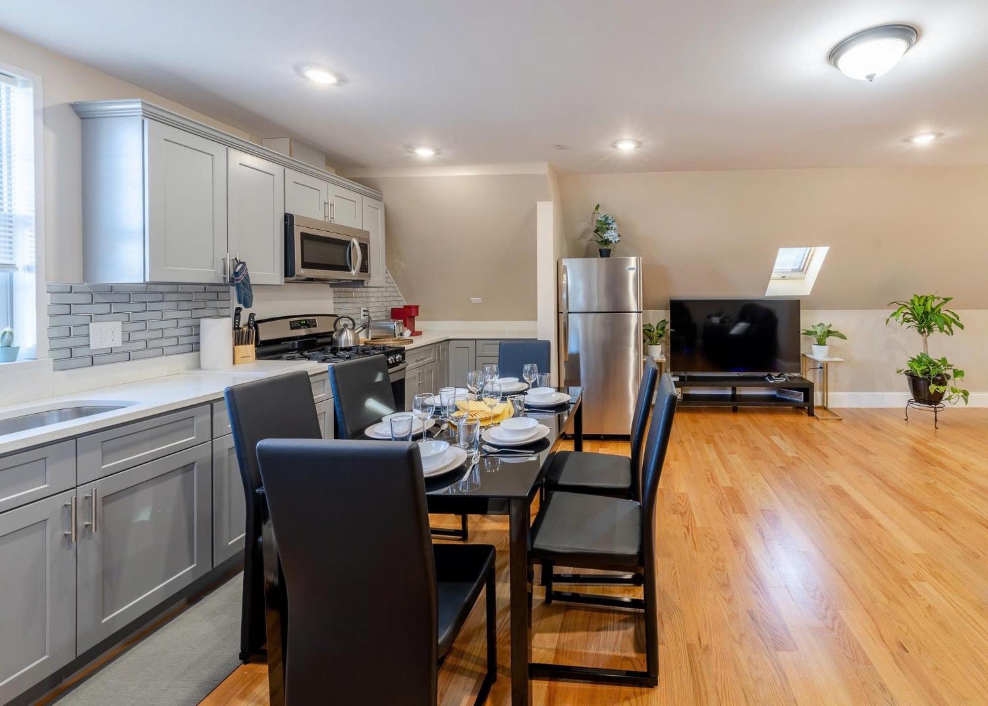 Apartment 233-3 4br - Peaceful Escape Near Downtown Boston