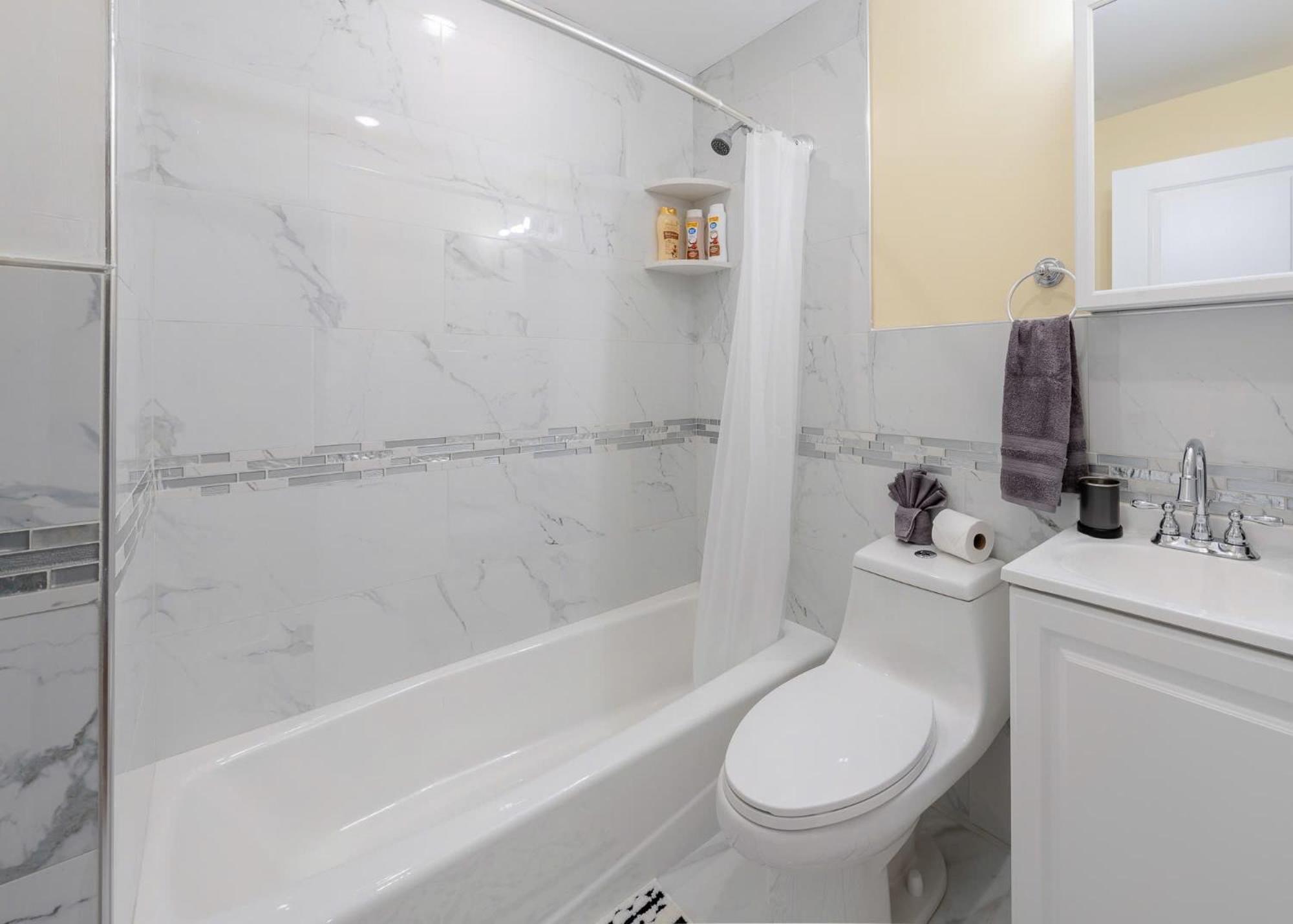 Apartment 233-3 4br - Peaceful Escape Near Downtown