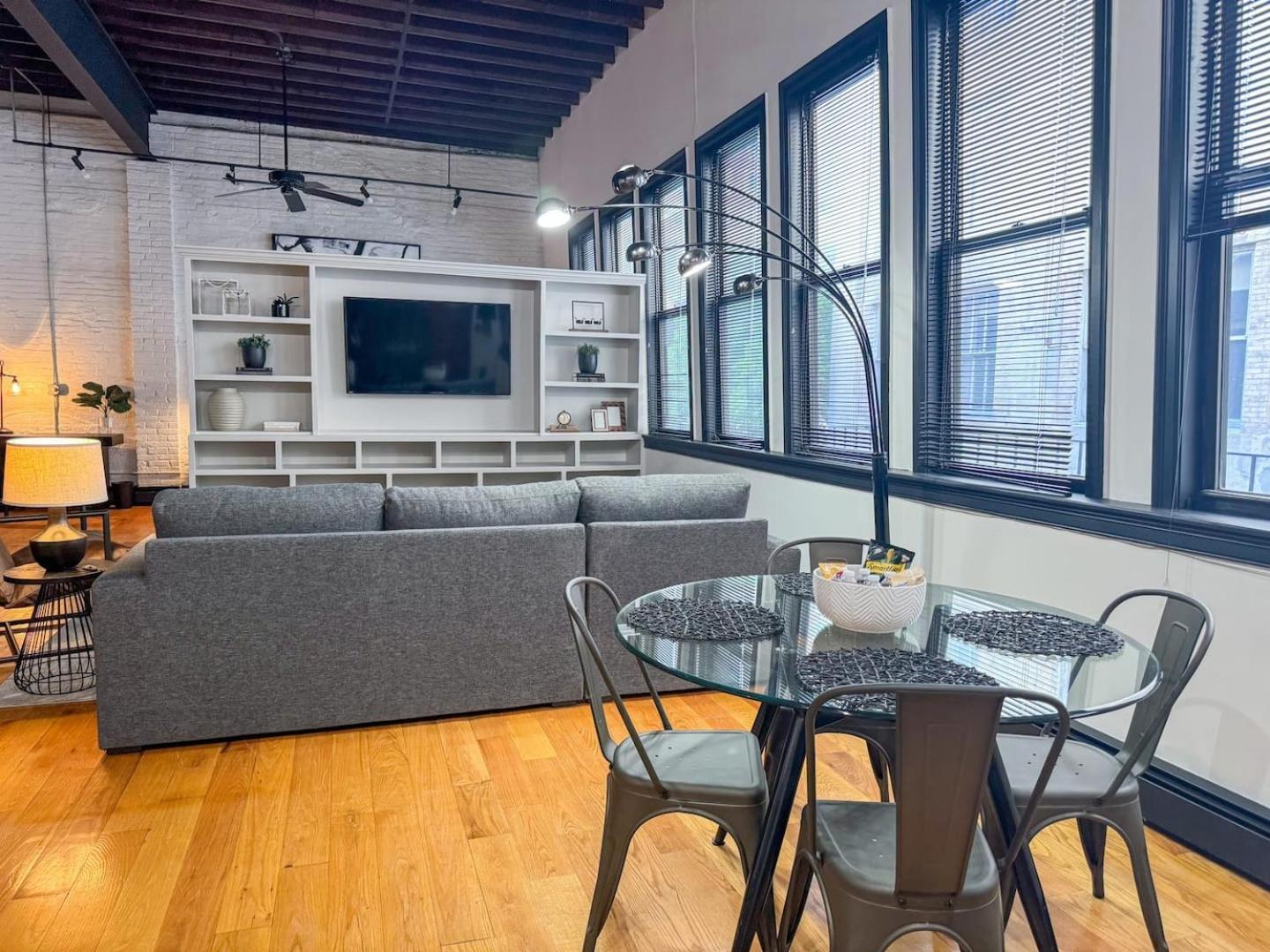 Urban Chic Retreat In Back Bay * Boston